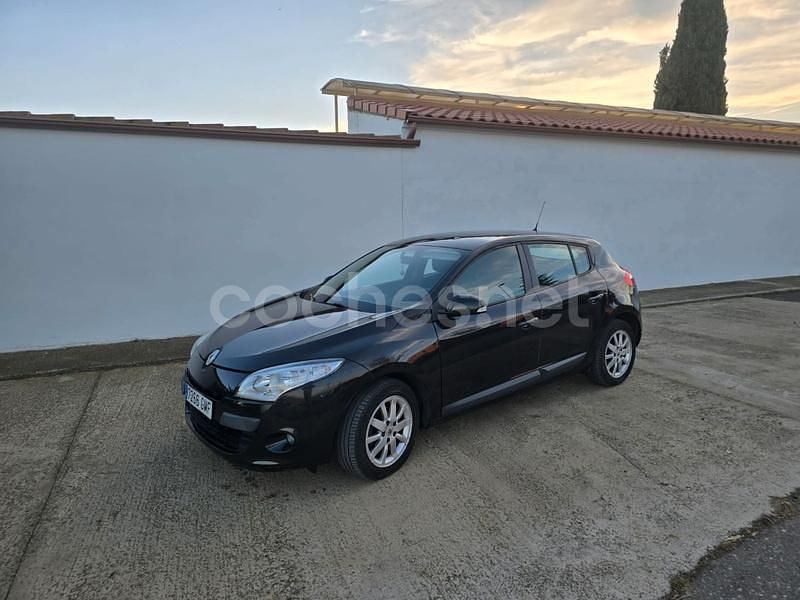 Negro Usado 2009 Renault Mégane Dynamique Berlina | 4990 € (Buen precio) - Imagen 1/4