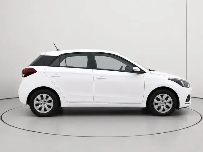 Usado Hyundai i20 75 CV (55 kW) 2018 Blanco Berlina
