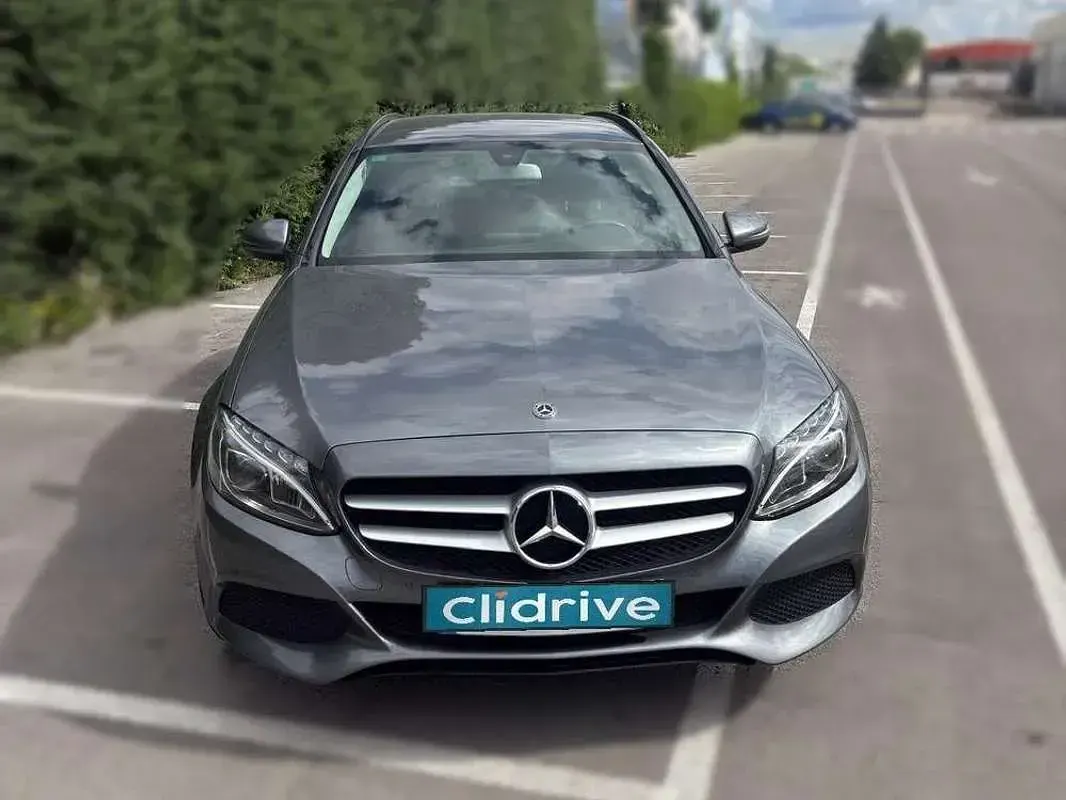 Usado Mercedes C180 131 CV (96 kW) 2017 Gris Familiar