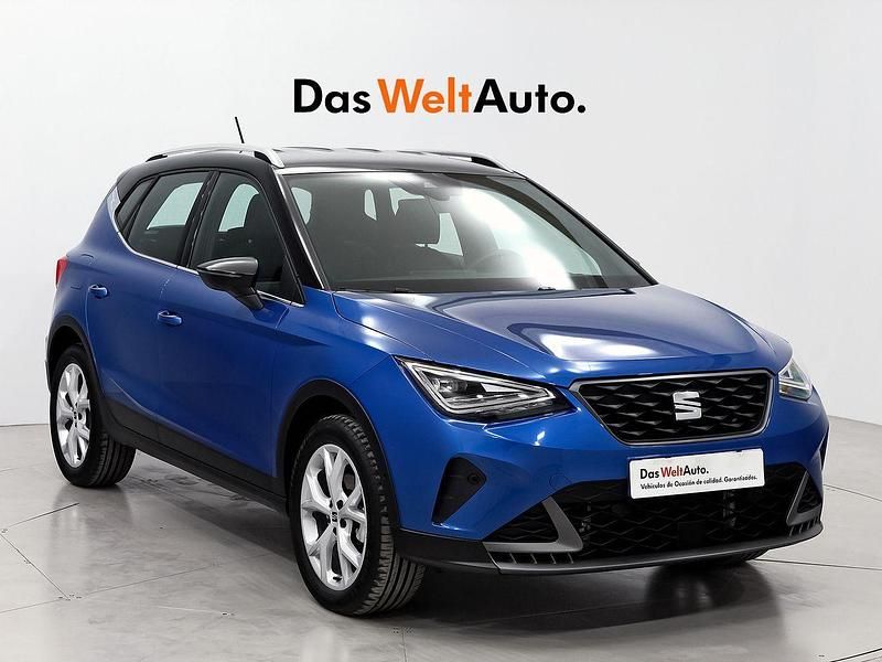 Azul Usado 2024 Seat Arona FR SUV | 21.490 € (Un poco caro) - Imagen 1/4