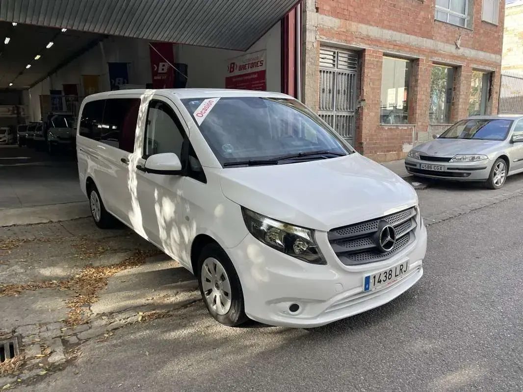 Usado Mercedes Vito 102 CV (75 kW) 2021 Blanco Van
