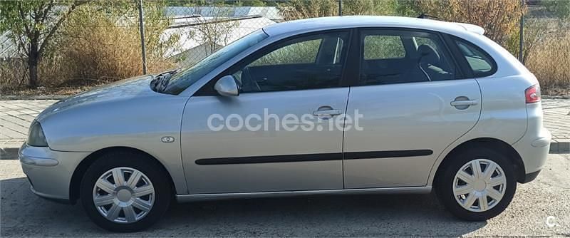 Begagnad Seat Ibiza 110 HK (80 kW) 2003 Grå Sedan