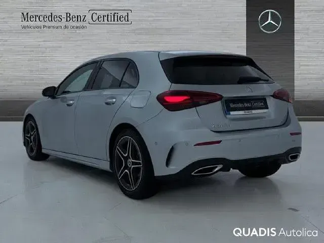 Usado Mercedes A200 150 CV (110 kW) 2025 Plata hightech