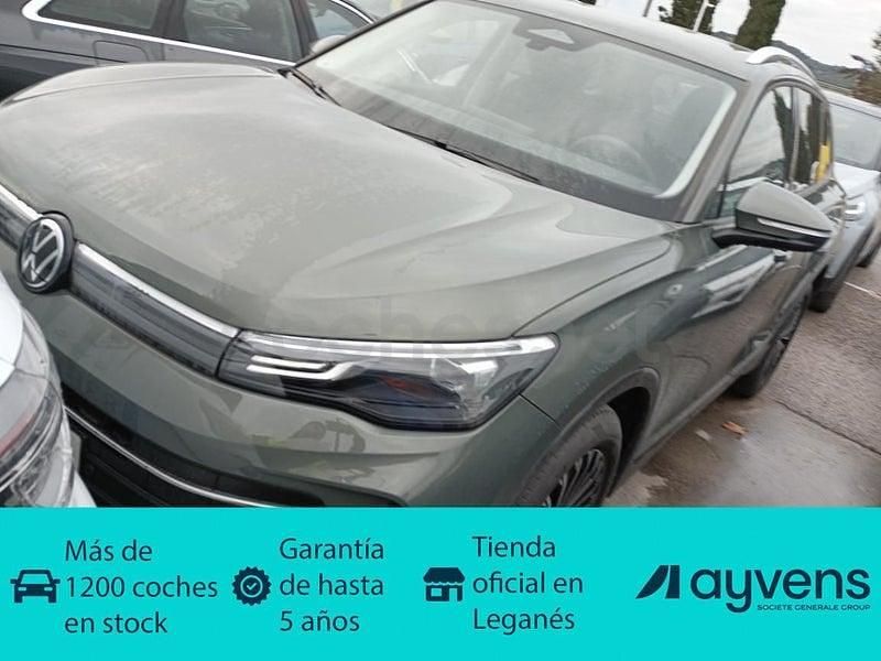 Usado VW Tiguan Life 150 CV (110 kW) 2024 Verde SUV