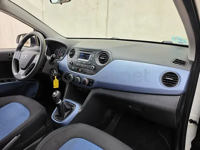 Usado Hyundai i10 66 CV (48 kW) 2015 Blanco Utilitario