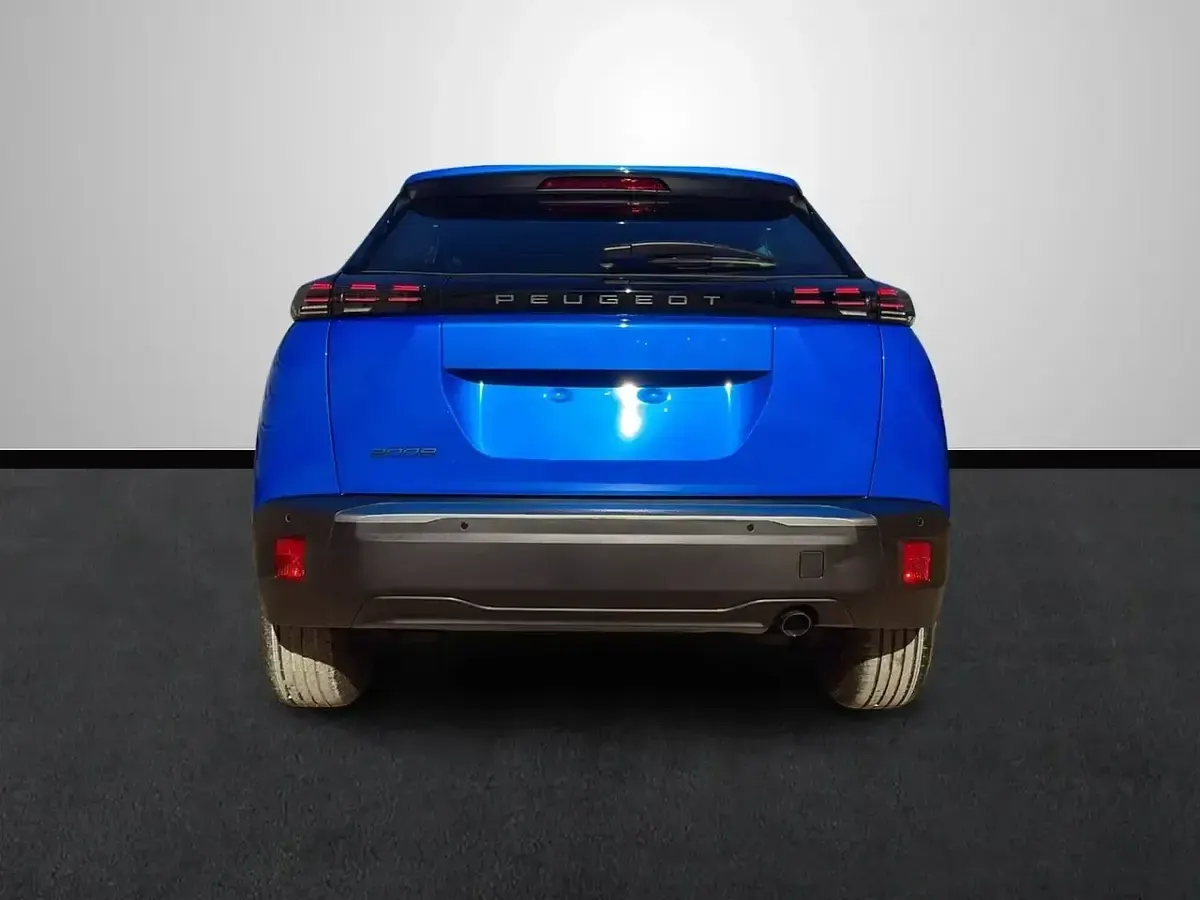 Usado Peugeot 2008 Allure 102 CV (75 kW) 2024 Azul SUV