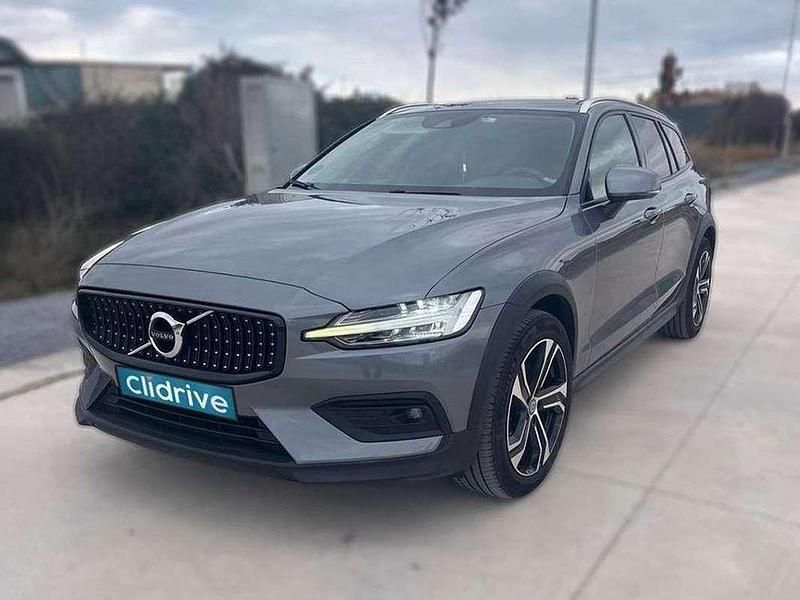 Usado Volvo V60 Pro 190 CV (139 kW) 2019 Gris Familiar