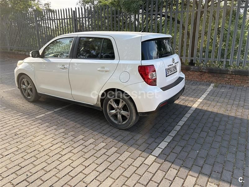 Usado Toyota Urban Cruiser Live 90 CV (66 kW) 2010 Blanco Utilitario