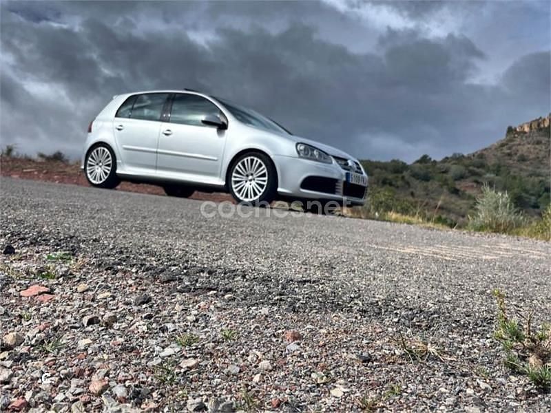 Usado VW Golf V R 250 CV (183 kW) 2007 Gris / plata Berlina
