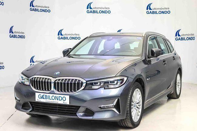 Gris / plata Usado 2022 BMW 320e Berlina | 29.900 € (Precio justo) - Imagen 1/4