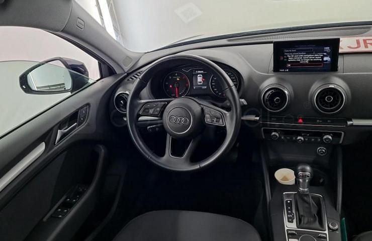 Usado Audi A3 Business 116 CV (85 kW) 2020 Azul