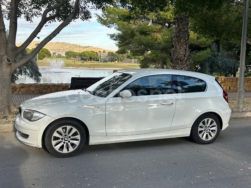 Blanco Usado 2009 BMW 120 Utilitario | 7800 € (Precio justo) - Imagen 1/4