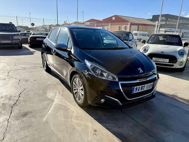 Azul Usado 2018 Peugeot 208 Active Utilitario | 8995 € (Precio justo) - Imagen 1/2
