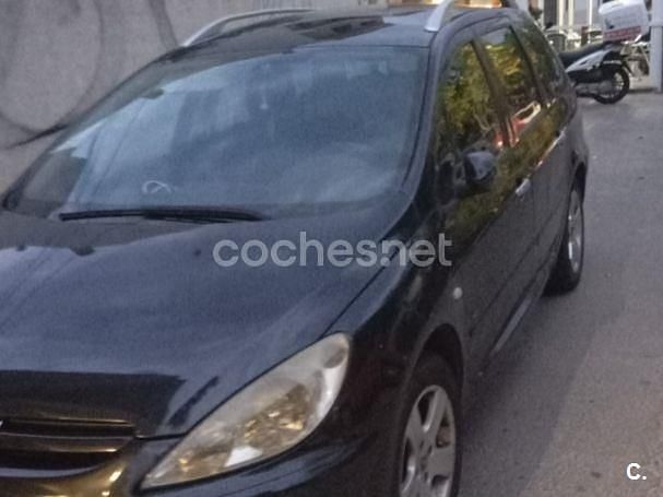 Usado Peugeot 307 110 CV (80 kW) 2005 Negro Familiar