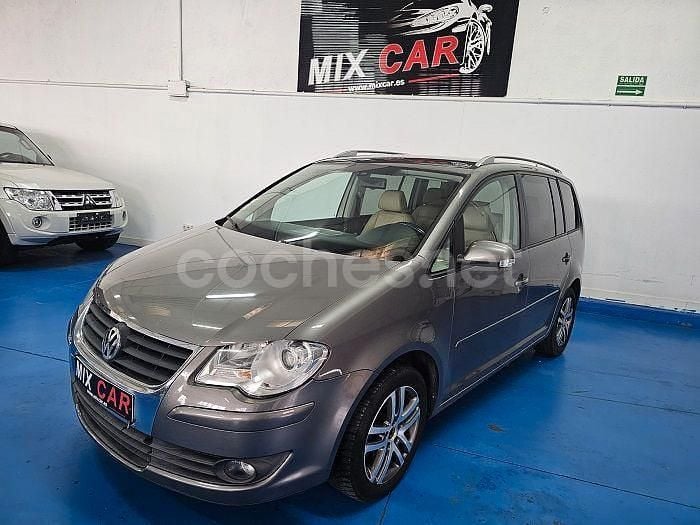 Gris / plata Usado 2009 VW Touran Advance Monovolumen | 6490 € (Precio justo) - Imagen 1/4