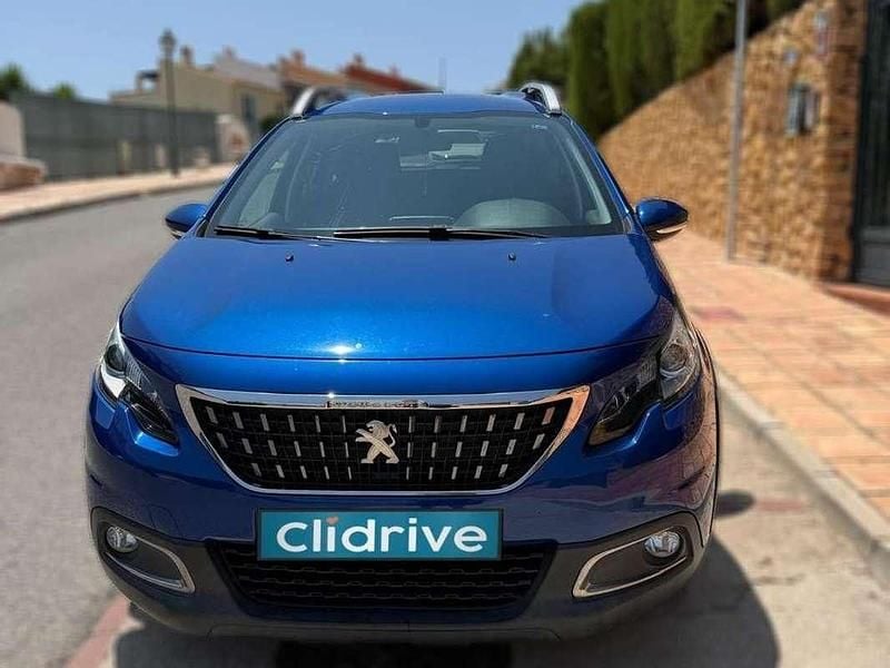 Usado Peugeot 2008 Signature Sky 110 CV (80 kW) 2019 Azul SUV