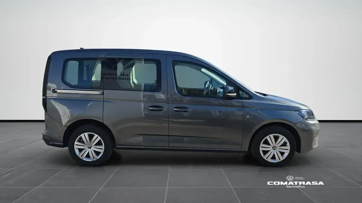 Usado VW Caddy 102 CV (75 kW) 2025 Gris Monovolumen