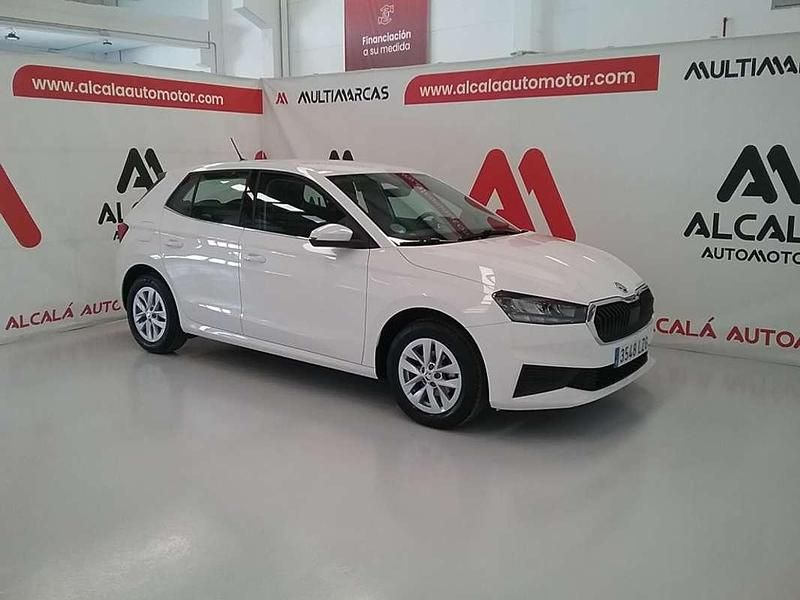 Usado Skoda Fabia 80 CV (58 kW) 2022 Blanco Utilitario