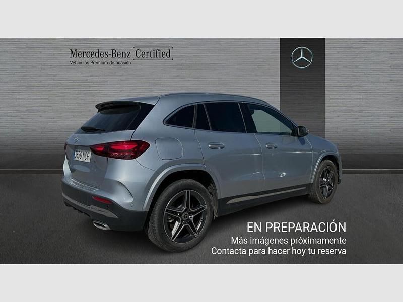 Usado Mercedes GLA250 AMG line 218 CV (160 kW) 2025 Gris SUV