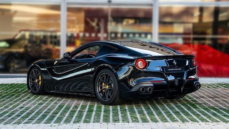 Usado Ferrari F12 741 CV (545 kW) 2015 Negro Coupe