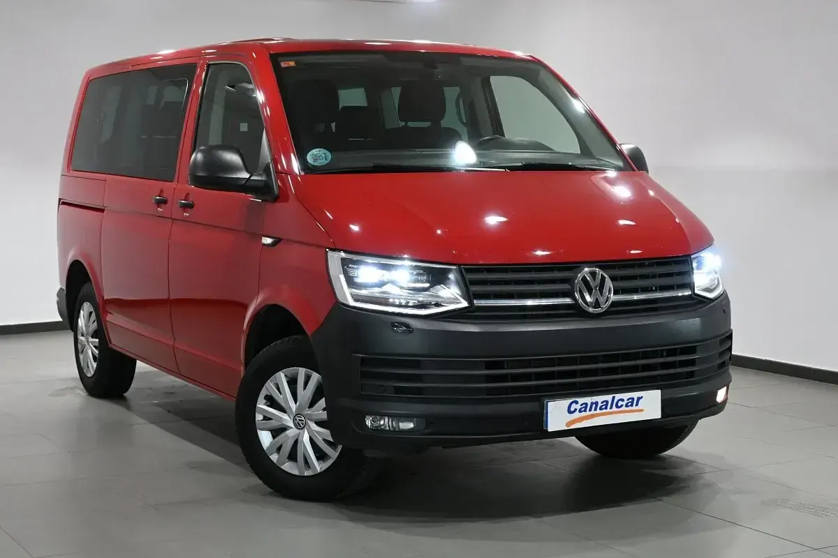 Usado VW Caravelle 150 CV (110 kW) 2019 Rojo Van