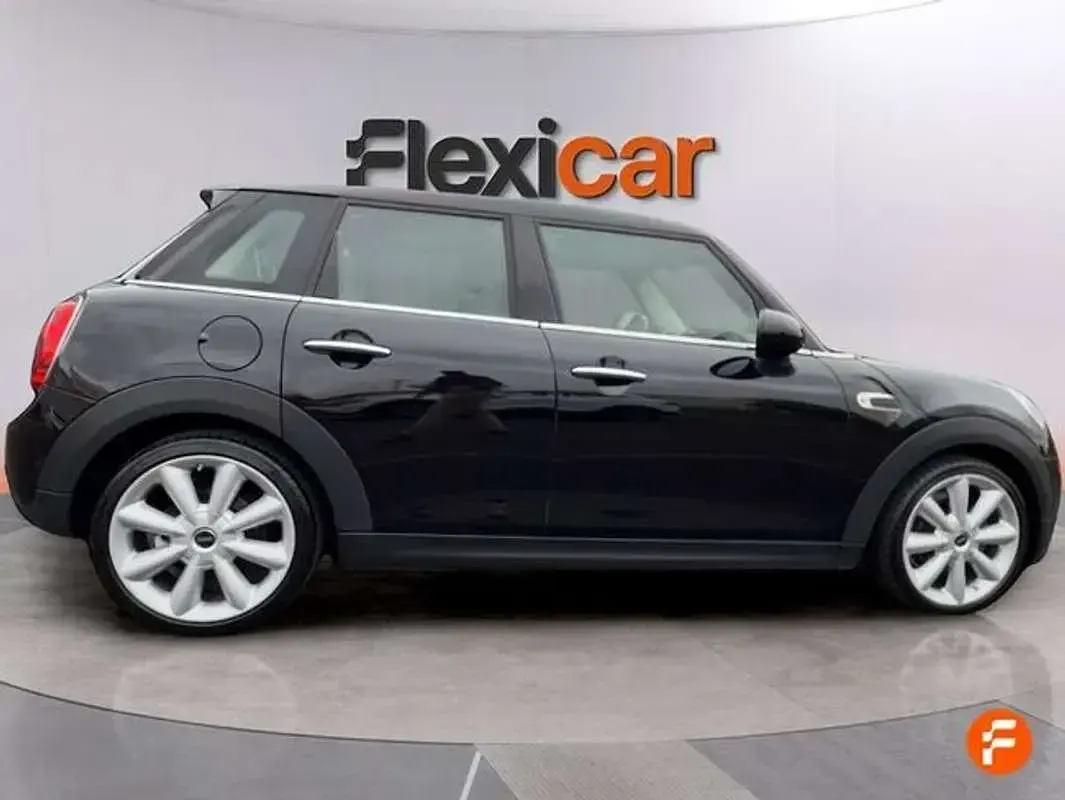 Używany Mini Cooper 136 KM (100 kW) 2018 Czarny Hatchback