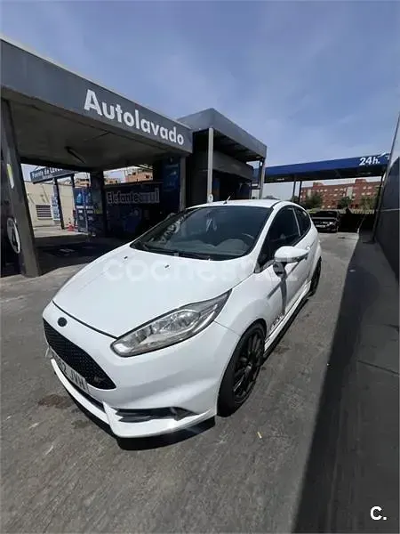 Usado Ford Fiesta ST 182 CV (133 kW) 2016 Blanco Utilitario