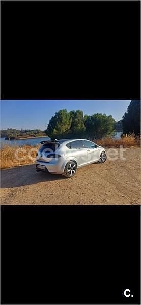 Usado Seat Leon Reference 105 CV (77 kW) 2005 Gris / plata Utilitario