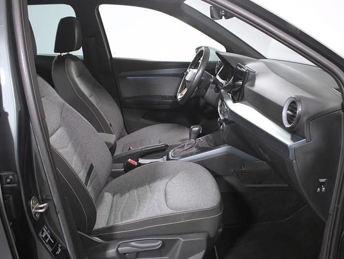 Usado Seat Arona Xperience 110 CV (80 kW) 2022 Verde SUV