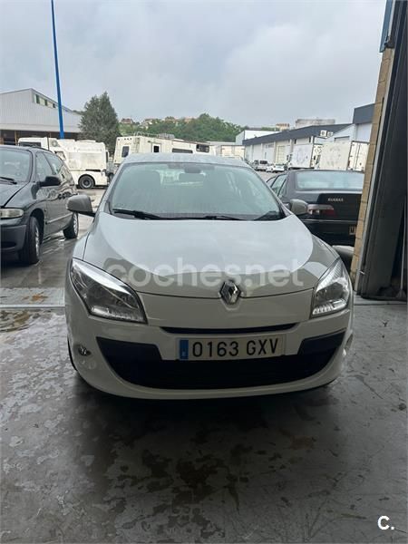 Blanco Usado 2010 Renault Mégane III Extreme Berlina | 5700 € (Buen precio) - Imagen 1/2