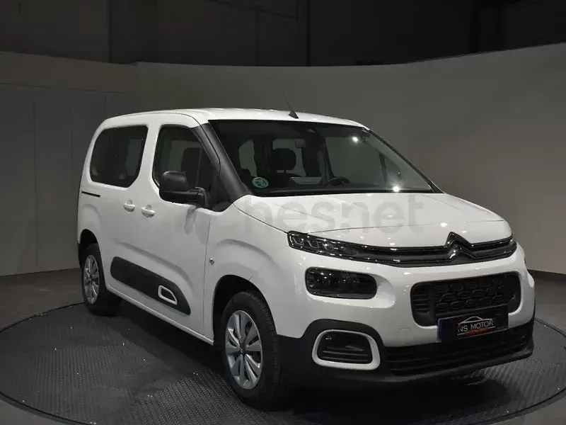 Usado Citroën Berlingo Feel 102 CV (75 kW) 2022 Blanco Monovolumen