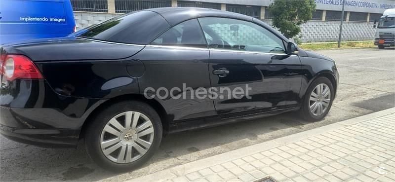 Usado VW Eos Individual 140 CV (102 kW) 2008 Negro Descapotable