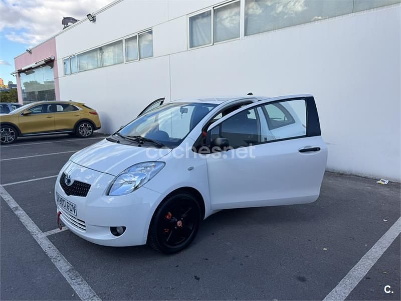 Usado Toyota Yaris 87 CV (63 kW) 2008 Blanco Berlina