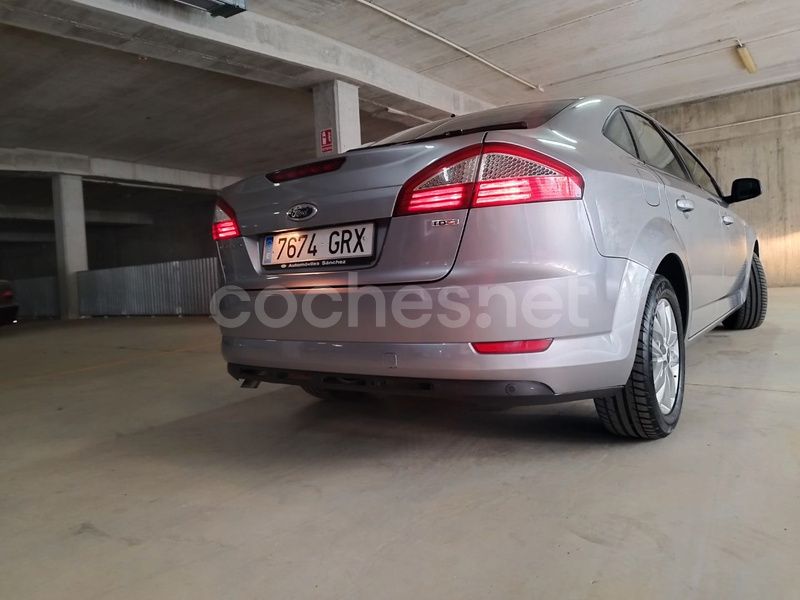 Gris / plata Usado 2009 Ford Mondeo Trend Berlina | 6490 € (Precio justo) - Imagen 1/4