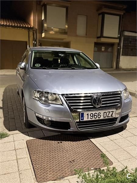 Azul Usado 2006 VW Passat Advance Berlina | 4200 € (Precio justo) - Imagen 1/3