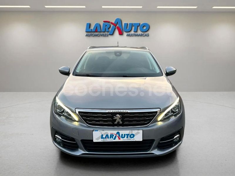 Usado Peugeot 308 Allure 130 CV (95 kW) 2019 Gris/plata Familiar