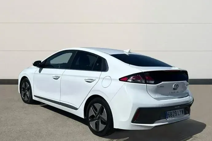 Usado Hyundai Ioniq 141 CV (103 kW) 2022 Blanco Utilitario