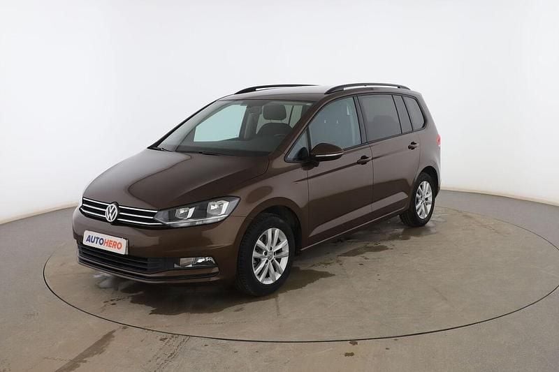 Usado VW Touran Advance 150 CV (110 kW) 2017 Marrón Monovolumen