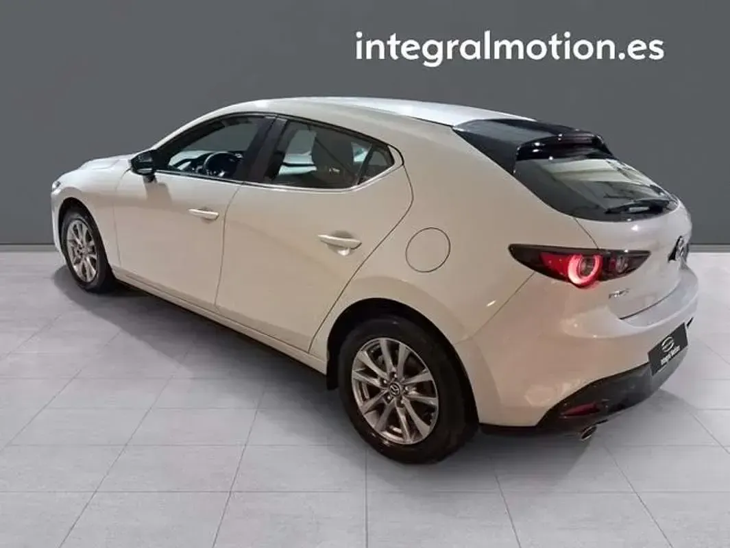 Usado Mazda 3 Prime-Line 140 CV (102 kW) 2025 Gris Berlina