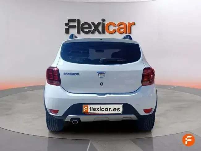 Usado Dacia Sandero 90 CV (66 kW) 2017 Blanco