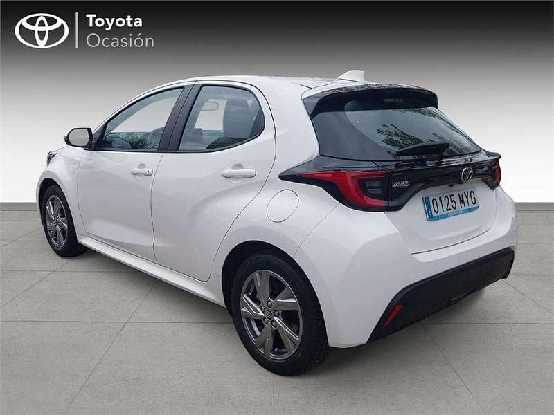 Usado Toyota Yaris Hybrid Active 116 CV (85 kW) 2025 Utilitario