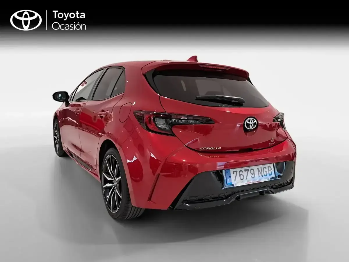 Usado Toyota Corolla Hybrid Sport 72 CV (52 kW) 2025 Rojo Berlina