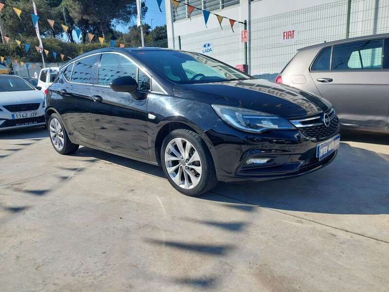 Negro Usado 2016 Opel Astra Excellence Utilitario | 9950 € (Precio justo) - Imagen 1/4