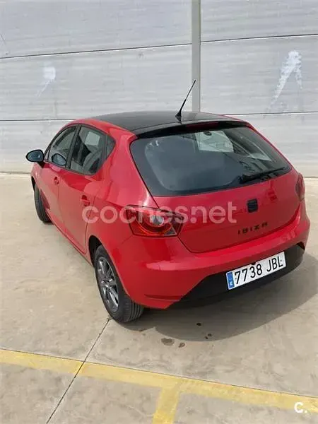 Usado Seat Ibiza I-Tech 85 CV (62 kW) 2014 Rojo Berlina