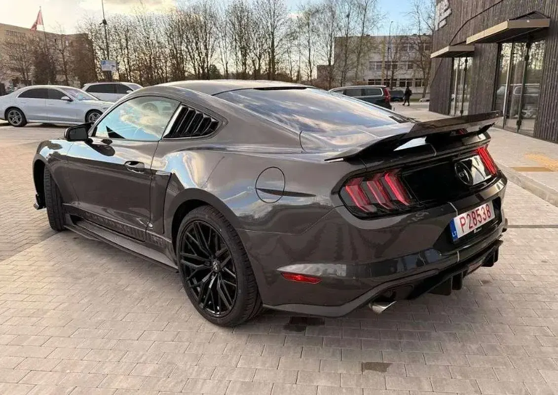Käytetty Ford Mustang Fastback 290 HP (213 kW) 2019 Harmaa Coupe - kaksiovinen