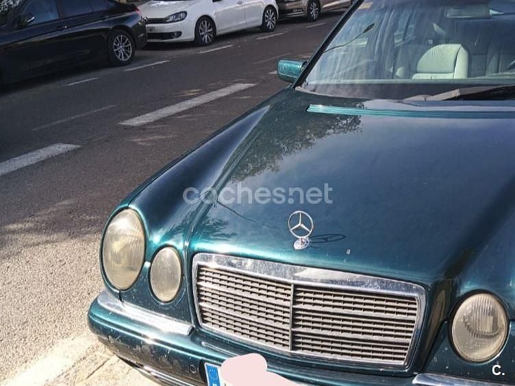 Usado Mercedes E300 Elegance 177 CV (130 kW) 1997 Verde Berlina