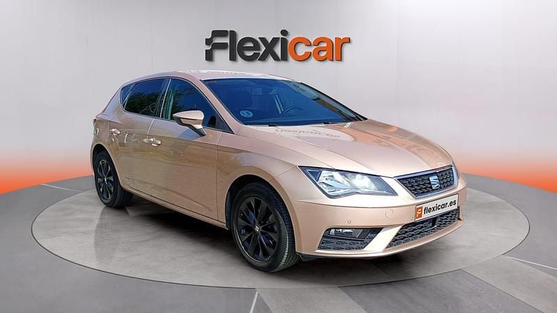 Używany Seat Leon Style 116 KM (85 kW) 2019 Beżowy Sedan/Limuzyna