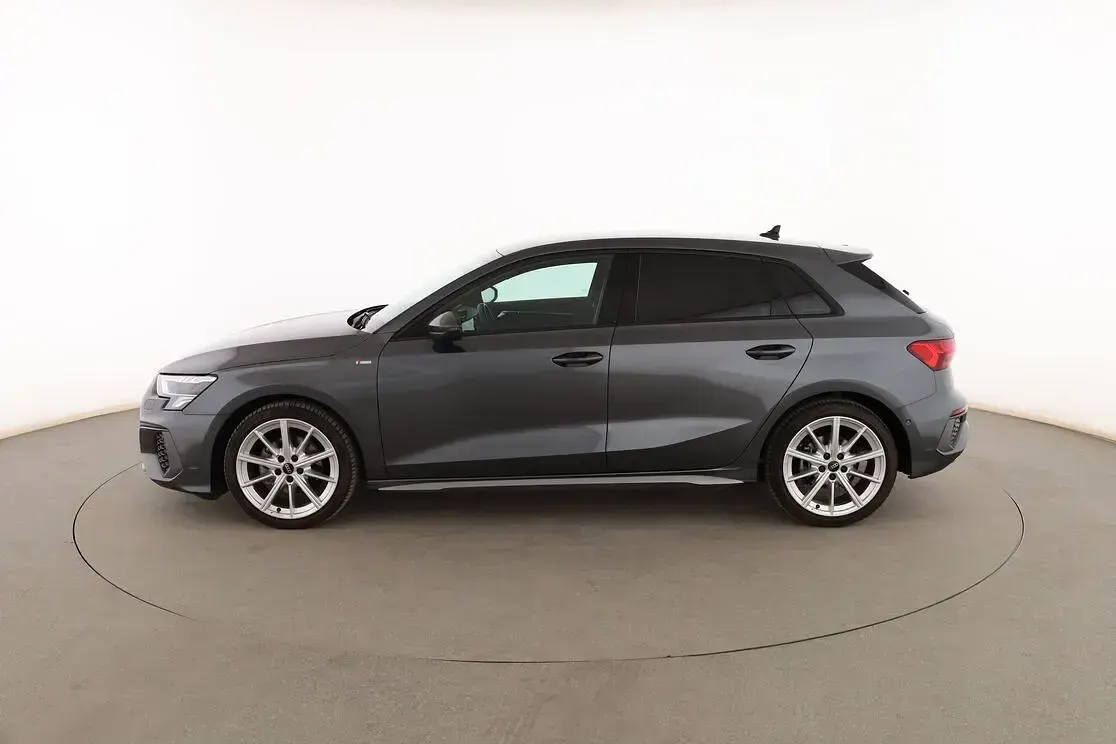 Usado Audi A3 Sportback S-Line 150 CV (110 kW) 2023 Gris Utilitario