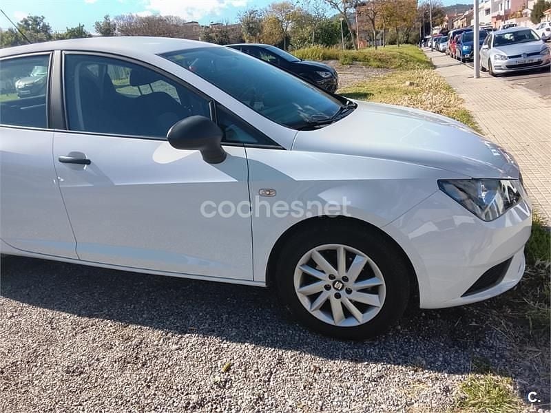 Usado Seat Ibiza CONNECT 75 CV (55 kW) 2015 Blanco Berlina