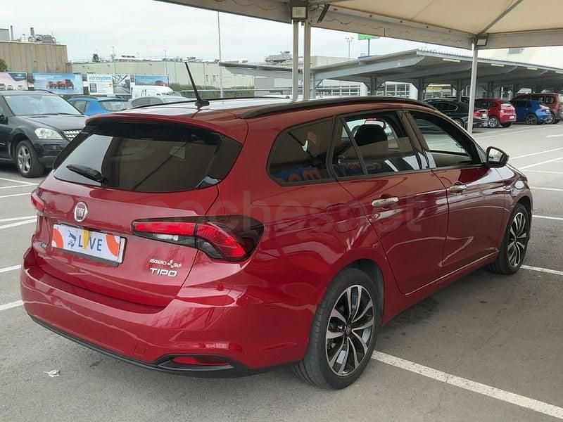 Usado Fiat Tipo Lounge 120 CV (88 kW) 2019 Granate Familiar